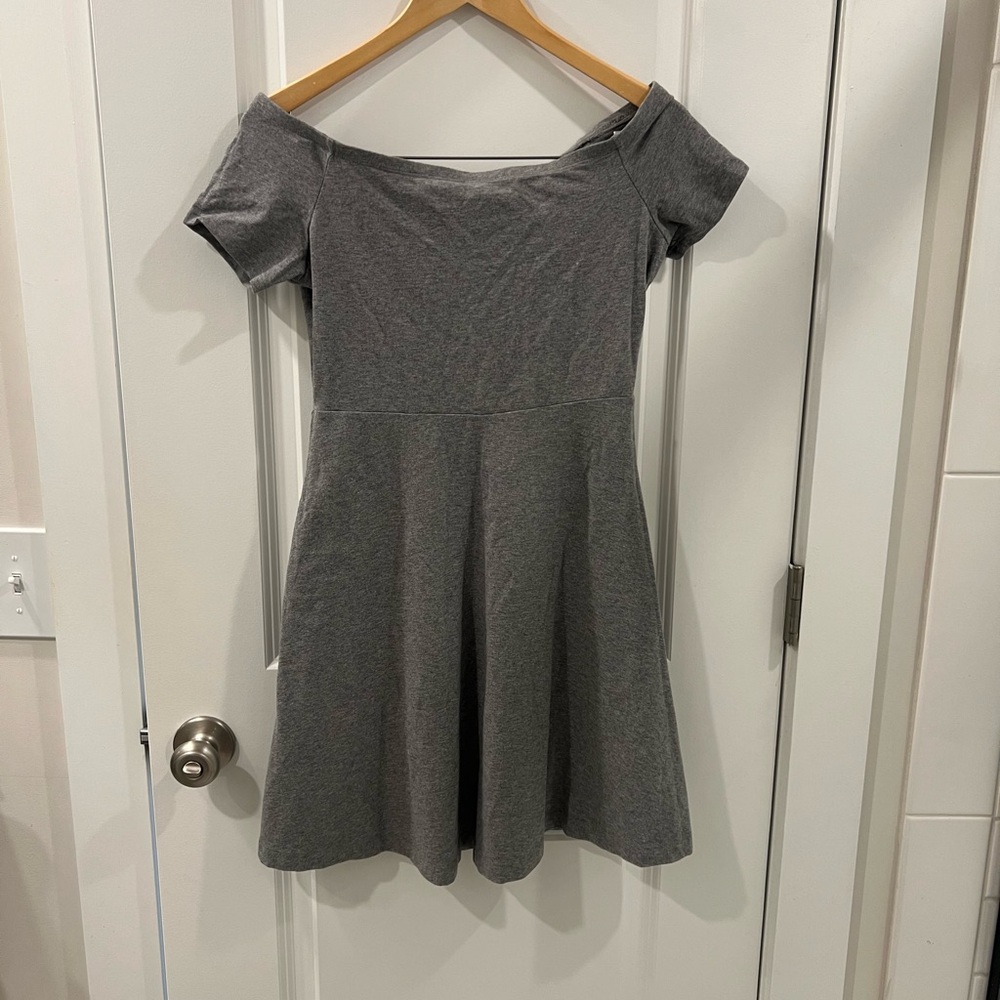 Old Navy Gray Off-Shoulder Mini Dress